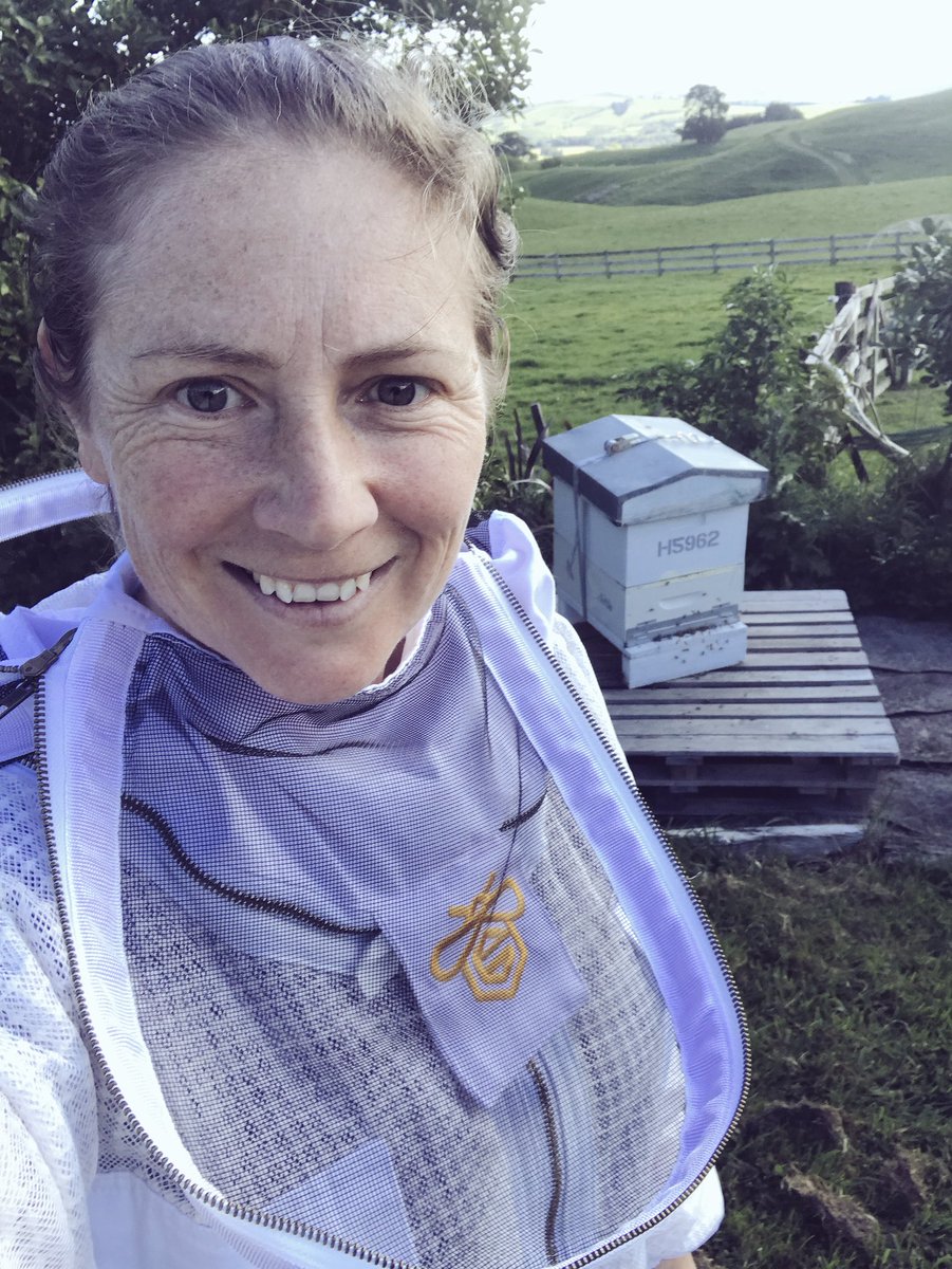 Thanks <a href="/GuardianBeeAppa/">Guardian Bee Apparel</a> the suit is awesome! The front flap design is an absolute winner 👍