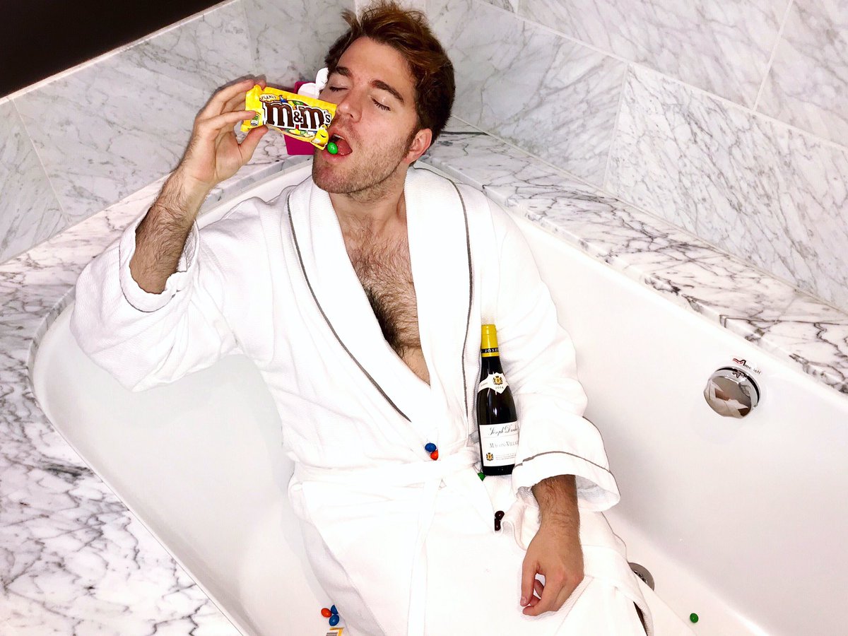 shanedawson's tweet photo. not now kids, dads busy. https://t.co/ILpe7kqGK3