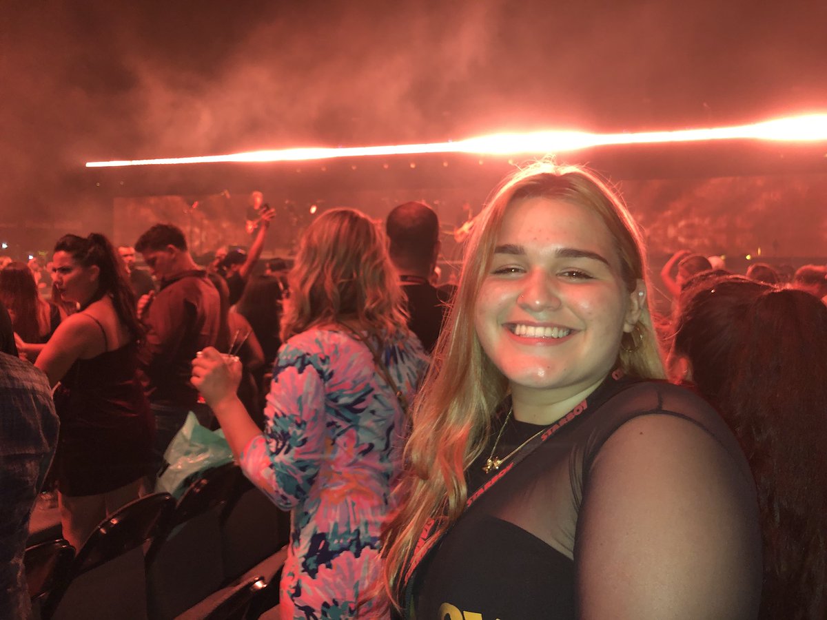 goddessroxana98's tweet photo. thank you baby XO @theweeknd #TheWeekndVip https://t.co/AuVTn1dgyi