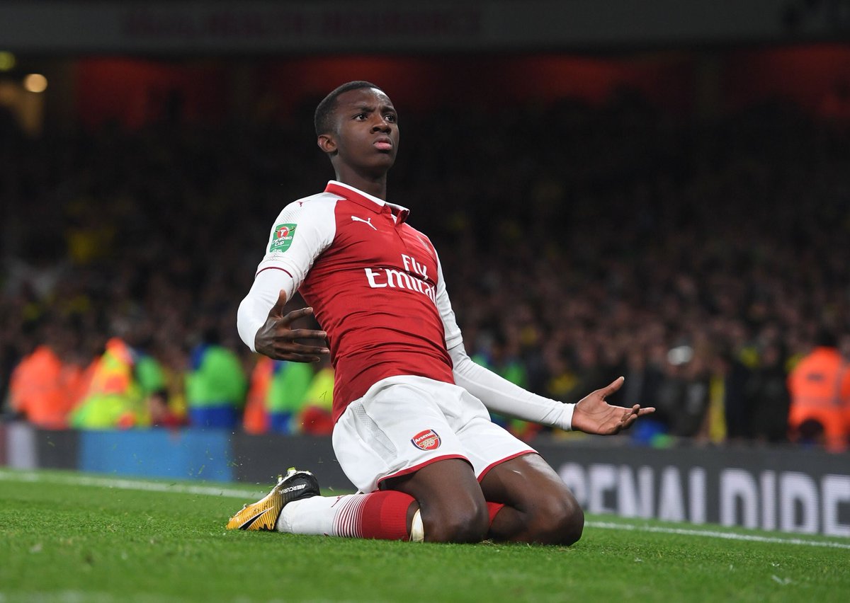 A_todoDeporte's tweet photo. #EFLCup Una noche inolvidable, Nketiah de tan sólo 18 años marcó un doblete en la victoria en tiempo extra de #Arsenal sobre #Norwich 2-1 https://t.co/pvIqFf9AtA