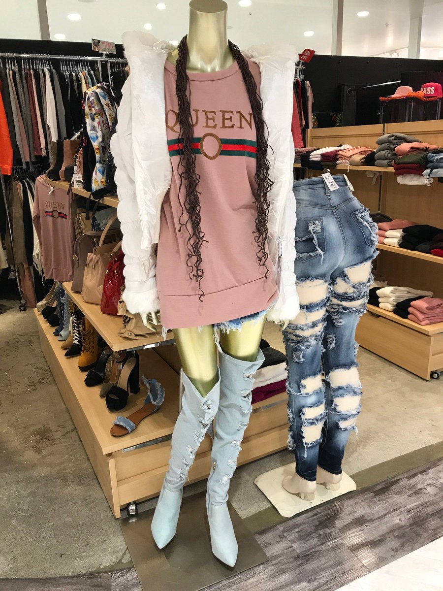 vivre_class's tweet photo. こんにちは💗vivre店のオススメコーデです😎💯大人気QUEENトップス、切りっぱなしニット、ニーハイブーツなど御用意してます💜💜💜是非CHECKしにいらしてください♪本日もお待ちしております💜💜💜 https://t.co/Lah9ECCgUR