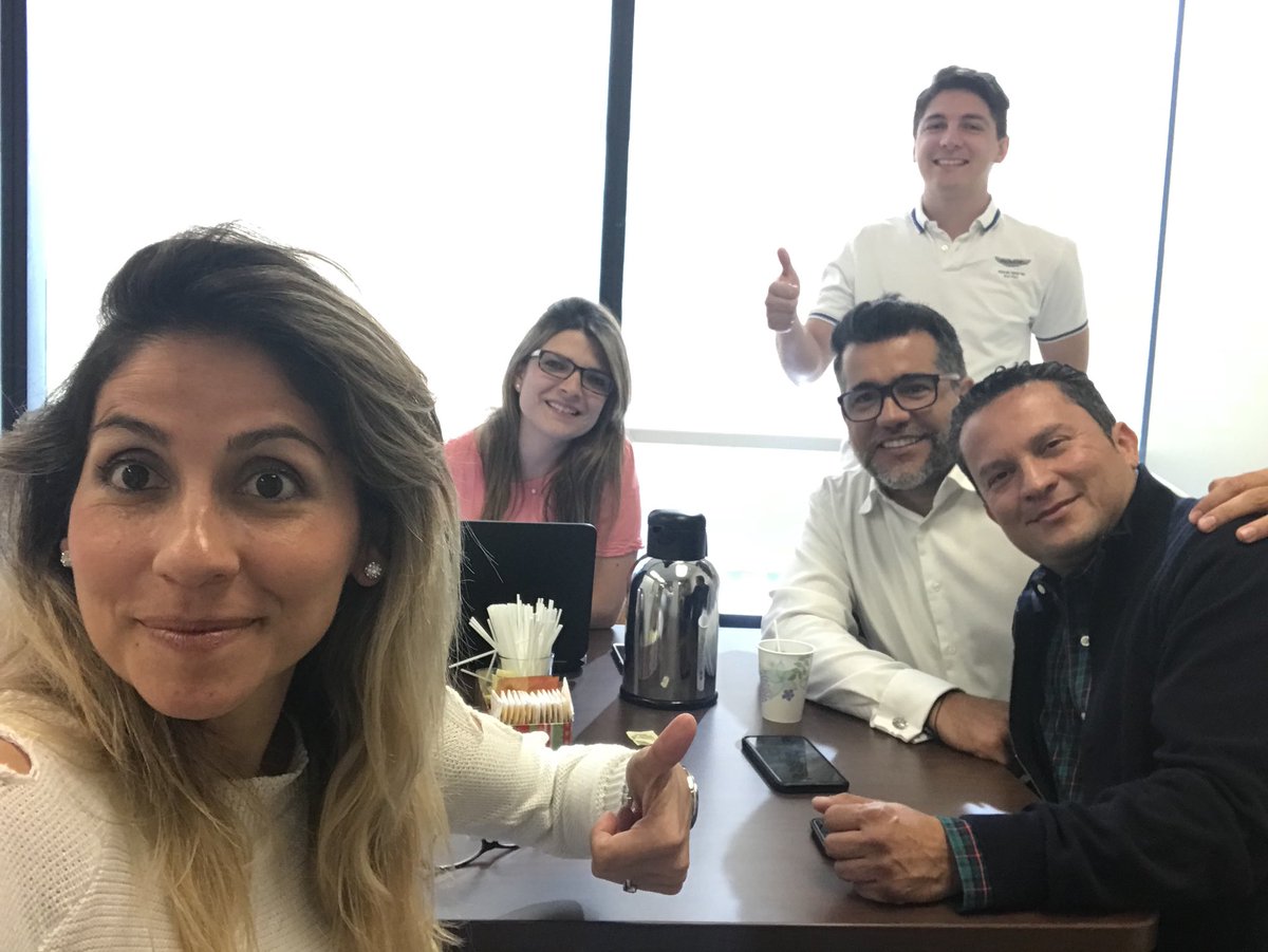 Caro_Collazos's tweet photo. Prepping #CLICSF 4! Una gala que no te puedes perder! @Carloscalero29 @BeeSocialGroup #Bzzzzz https://t.co/Dd7pEfWEsW