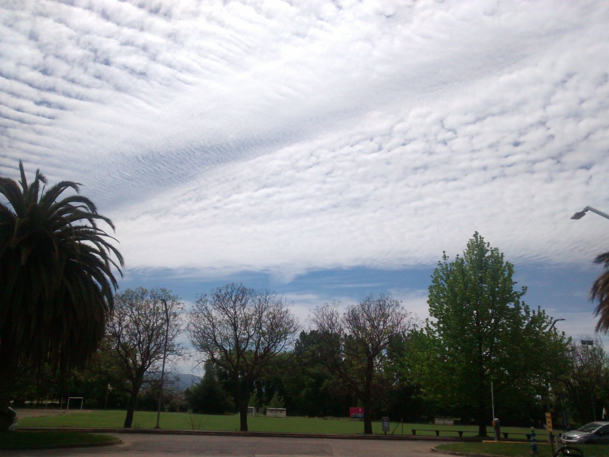 Myriam7237's tweet photo. Trabajar con este paisaje y este cielo es maravilloso. #trabajo #udetalca https://t.co/QU48BSbGjg