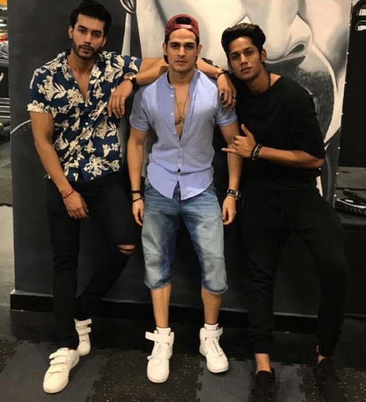 ipriyancsharmaa's tweet photo. My Boys! ❤️ @ipriyanksharmaa @Baseer_Bob #varun Congo Varun bhai For New Gym! ❤️ #priyanksharma #BB11 #Splitsvilla10 #roadies https://t.co/dWaCa0tz8t
