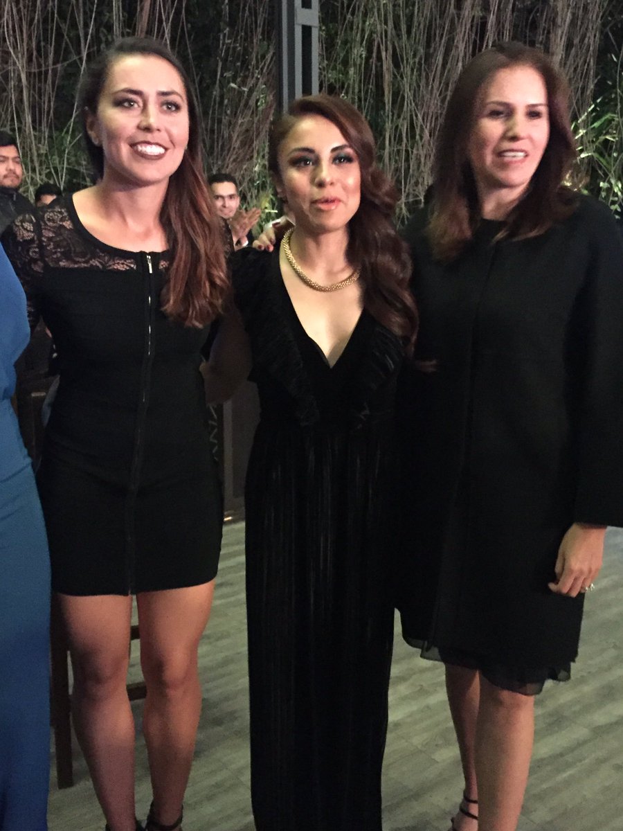 ChelaReportera's tweet photo. En noble causa @cuerdarosa @paolongoria y @jorge_cantu3 en Cena de Gala prodamnificados del terremoto del 19 de septiembre. @ESPNmx https://t.co/Rhked9YXAM