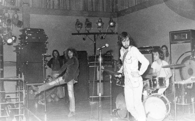 Efemerides_es's tweet photo. Un día como hoy, en 1968, Led Zeppelin daba su primer concierto. Fue en la Universidad de Surrey (Reino Unido). https://t.co/Q0f65qj0Sy