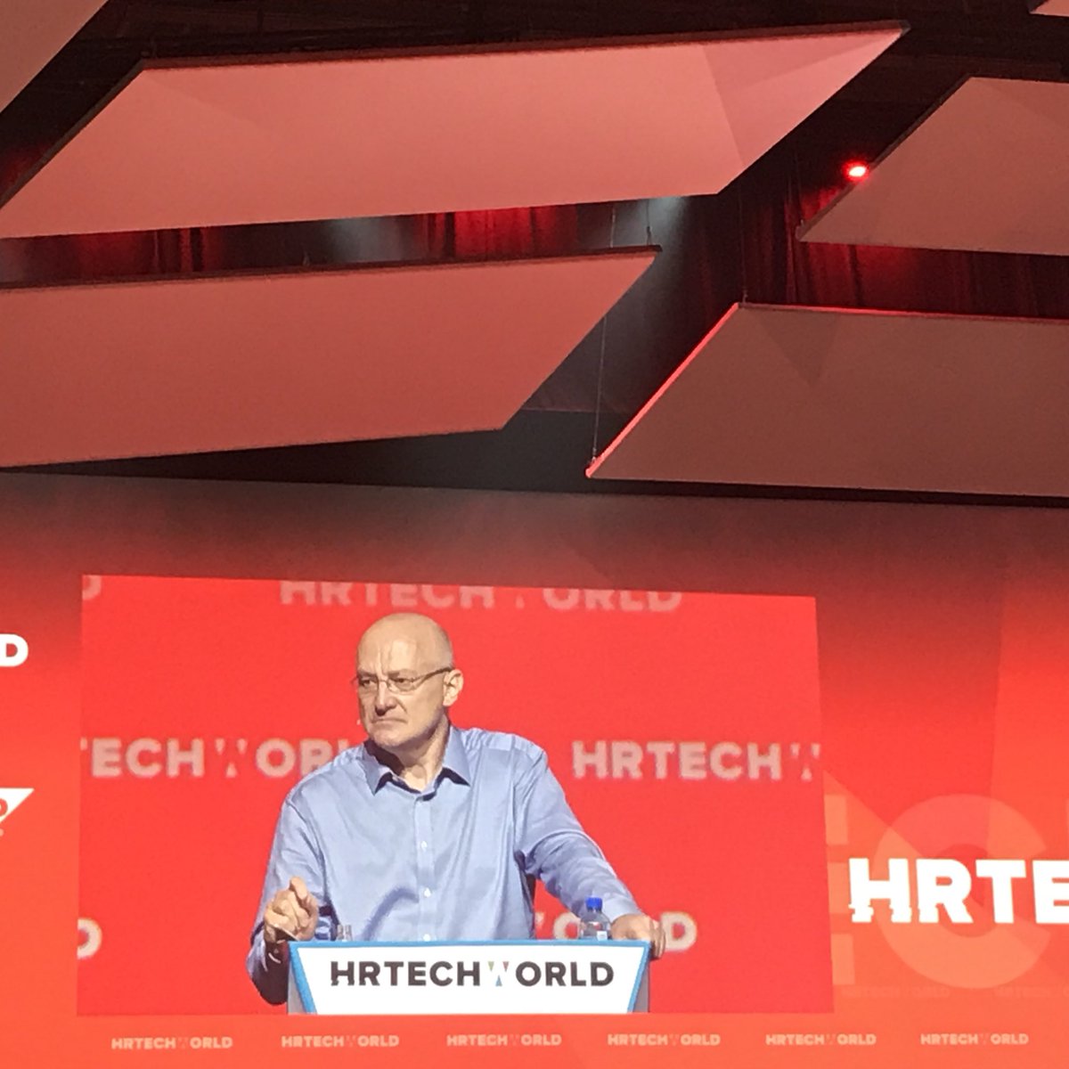 Ali_C_Smith's tweet image. #Robotify the end of work as we know it and bleak economic future #hrtechworld