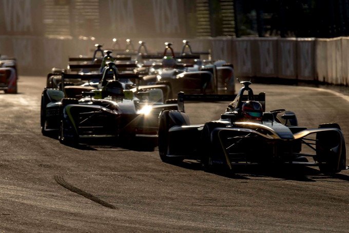 formulaE_ex's tweet photo. Newsから：ニッサン、フォーミュラE参戦を発表　#fejp
 https://t.co/5Po1qe777D https://t.co/880Mk1QWml