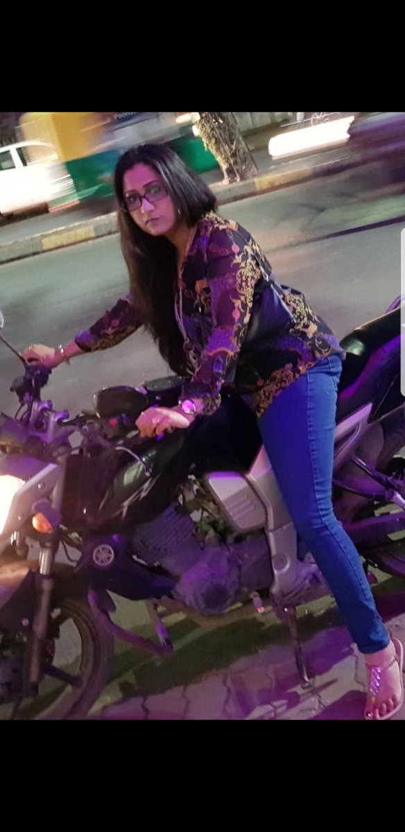 JKKellyJK's tweet photo. #picoftheday #justme #india #jamnagarNight #bikePose https://t.co/yZouzJb7J6