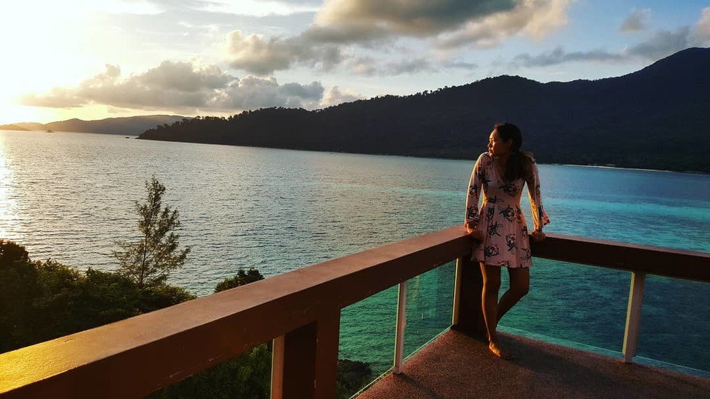 Alan_x_N's tweet photo. Slanted angles at #kohlipe #island balanced by a himesama
#Thailand #2017 #3weeks #Trip #July #iSawLove https://t.co/GPbFwngeGv https://t.co/kn6TJXgD3m