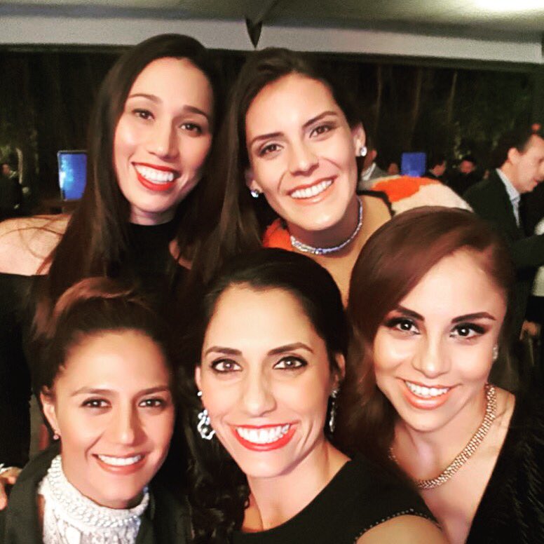 adyjimte's tweet photo. Felices de estar unidas por una razón MEXICO @bernardodlgarza gracias por tan emotivo y maravilloso evento #Mexicogrande @mexdelm https://t.co/JcovsKy033