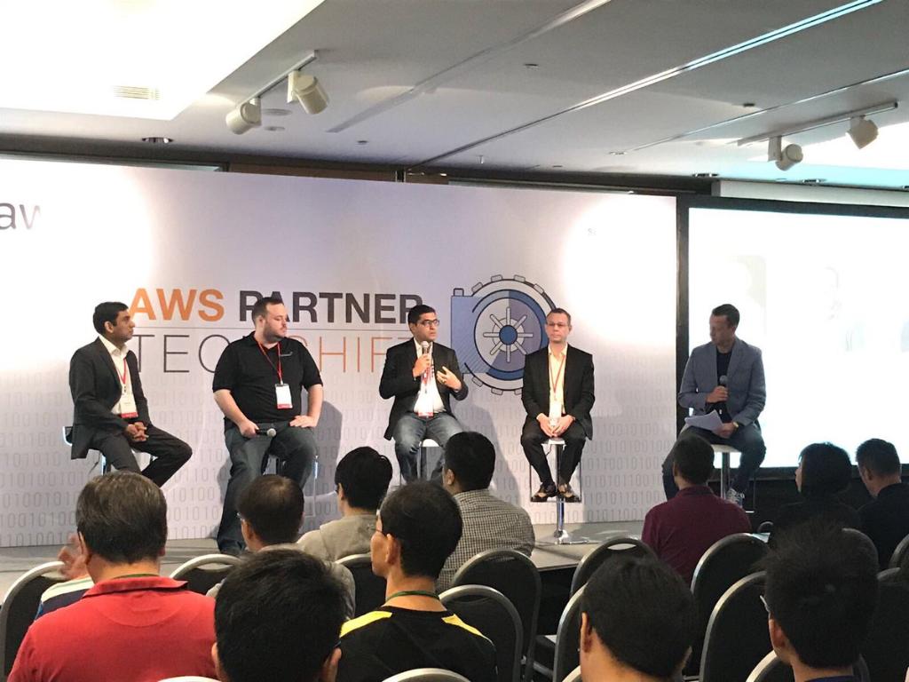 Amazon Web Services tweet media