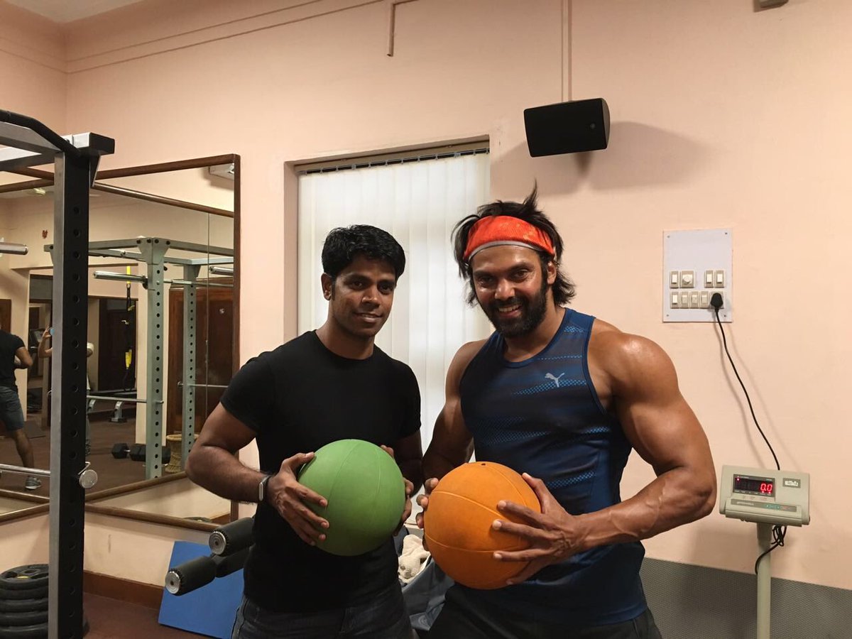 arya_offl's tweet photo. Happy 2nd Anniversary #ARcouplesFitness 😍😍😍😍 @Dhayarajesh #Atulya 😘😘👍👍 Thx for all the hard work u guys put in for me 😘😘 more to come 😍😍 https://t.co/otLTgmgA5A