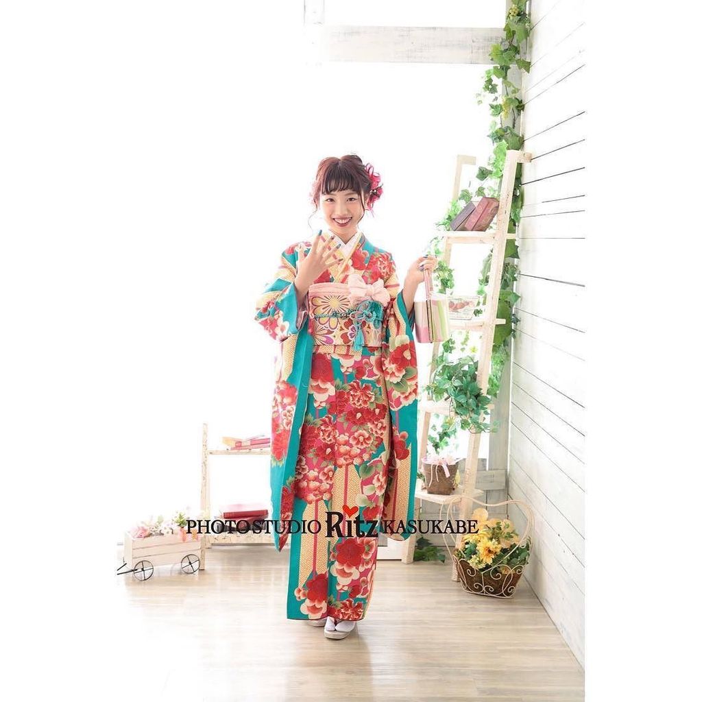Ritzfurisode's tweet photo. *
こちらも和モダンの振袖での撮影です👘
実は双子での撮影でした😍✨
.
やっぱり双子だと好みが一緒なのかな？
同じ和モダンでもそれぞれ好みのものを選びました🌼！
.
.
#成人式 #20歳 #ハタチ #振袖 #前撮り#記念 #記念写真 #写真 #写真好きな人と繋がりたい
#ス… https://t.co/oNNu7lL9ZF