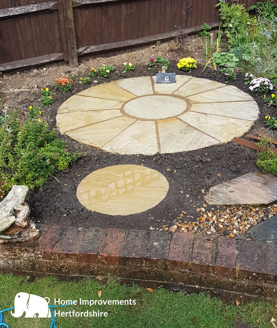 Compliment your stunning garden design with a range of accessories, from ornaments, to stepping stones, and more! ow.ly/ljjr50eMqxU