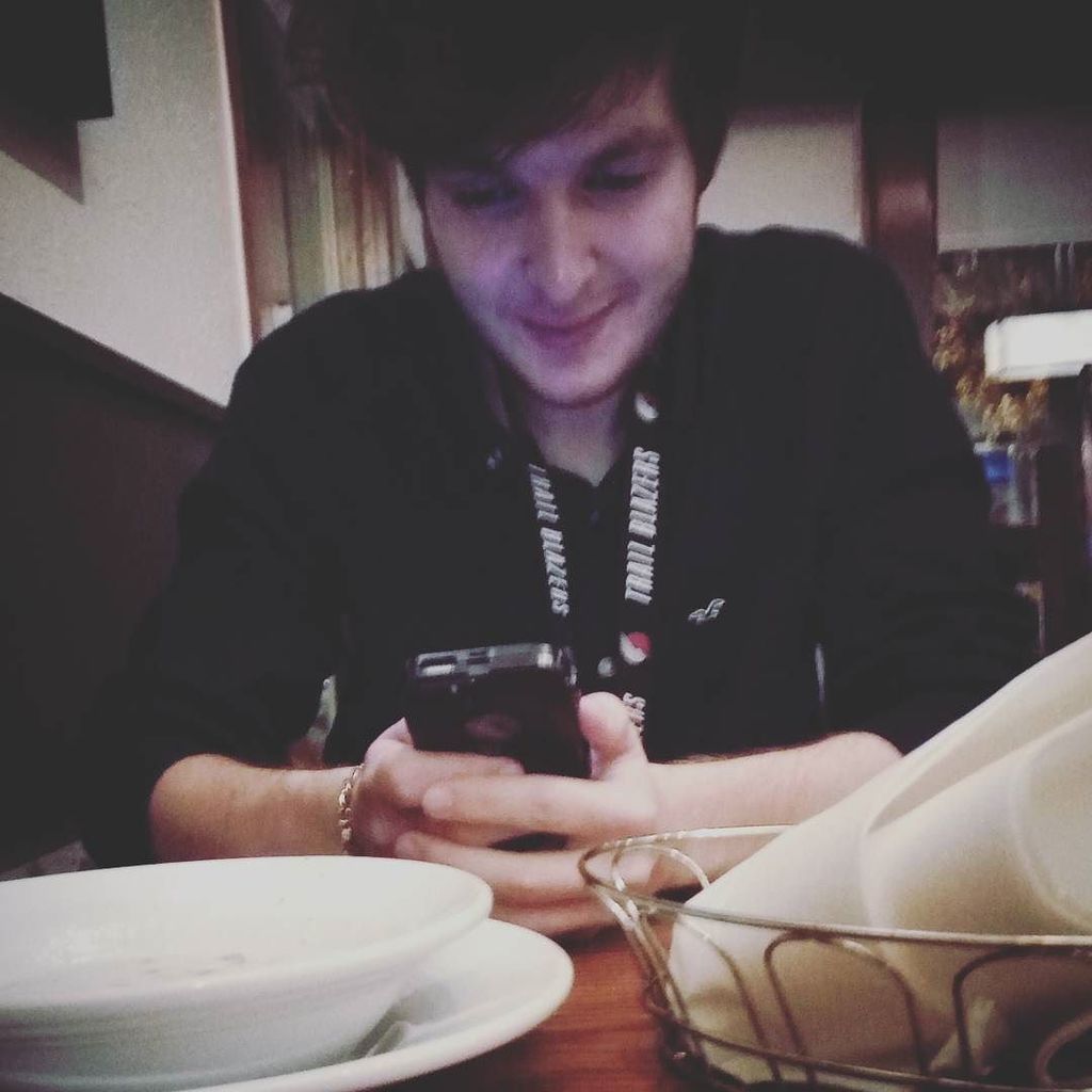 unsigned_art's tweet photo. My wonderful boyfriend turned 22 today, spend the whole day with him and ended it by going out to dinner. He's the best and I'm so blessed … https://t.co/b1kBDnFnC1