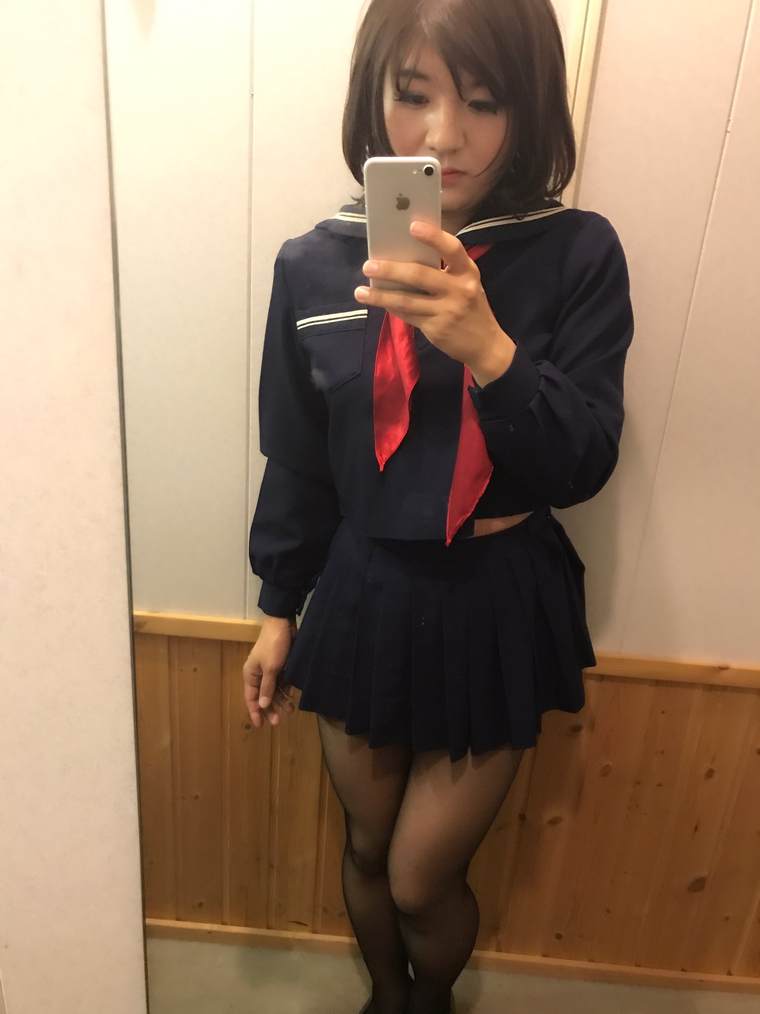 北海道　女装子 札幌到着❤️ 今日は、すすきので女装三昧やで（笑）  とりあえず、ホテルついたら休憩して、メイクして外出❤️  写真は前回に行ったミックスナッツでの写真…約４ヶ月前の写真は恥ずかしくて、顔面アップはアップできないね(´；Д ...