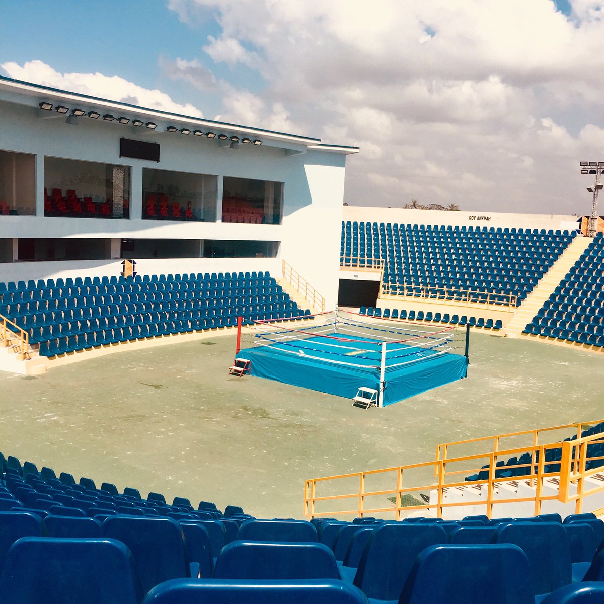 24hrsInAccra's tweet photo. In Bukom, you will find “The Bukom Boxing Arena” a 4000-seater open air arena located in the Trust Emporium. https://t.co/BqXkFpBAM4