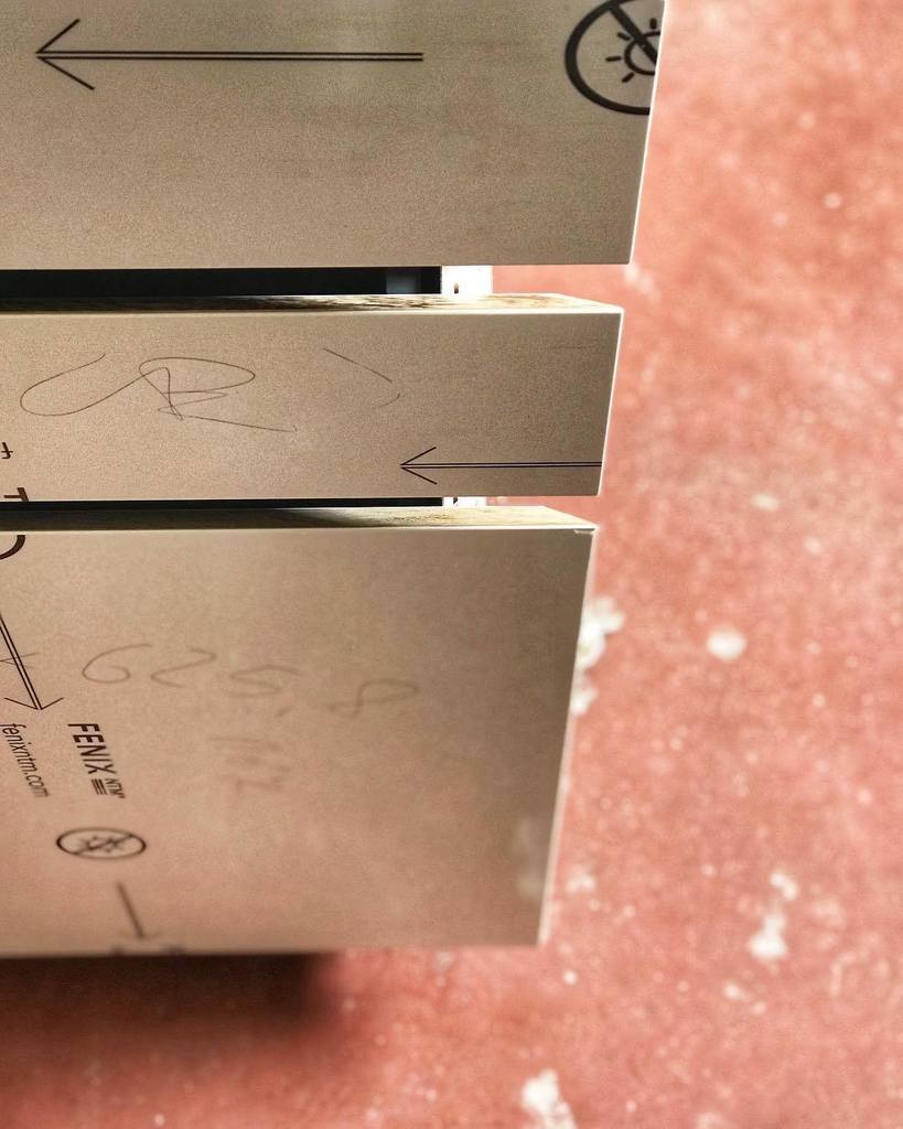 Abiinterni's tweet photo. Cucina dall’anima tradizionale, ma dalla veste tecnologica #abitacolointerni #sumisura #fenix #legnomassello #cucinasumisura #cucina #legno https://t.co/1kIkIpaHl8