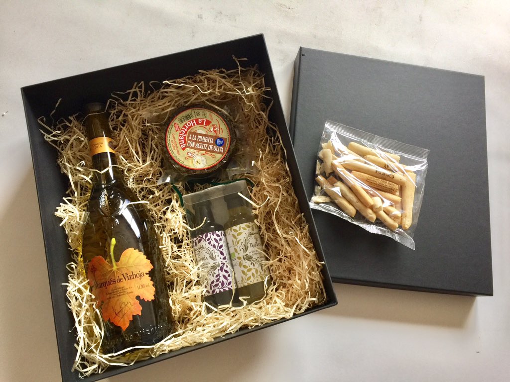 Buscando regalos de empresa para estas Navidades? Pídenos presupuesto sin compromiso. #regalosnavidad#regalosempresa#regaloscorporativos