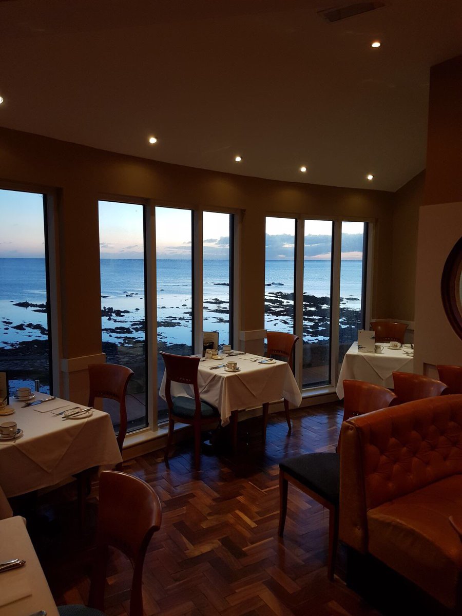 #goodmorning - beautiful #sunrise this morning and what better place to watch it than from our restaurant! <a href="/IrelandBlueBook/">Ireland's Blue Book</a> #breakfast