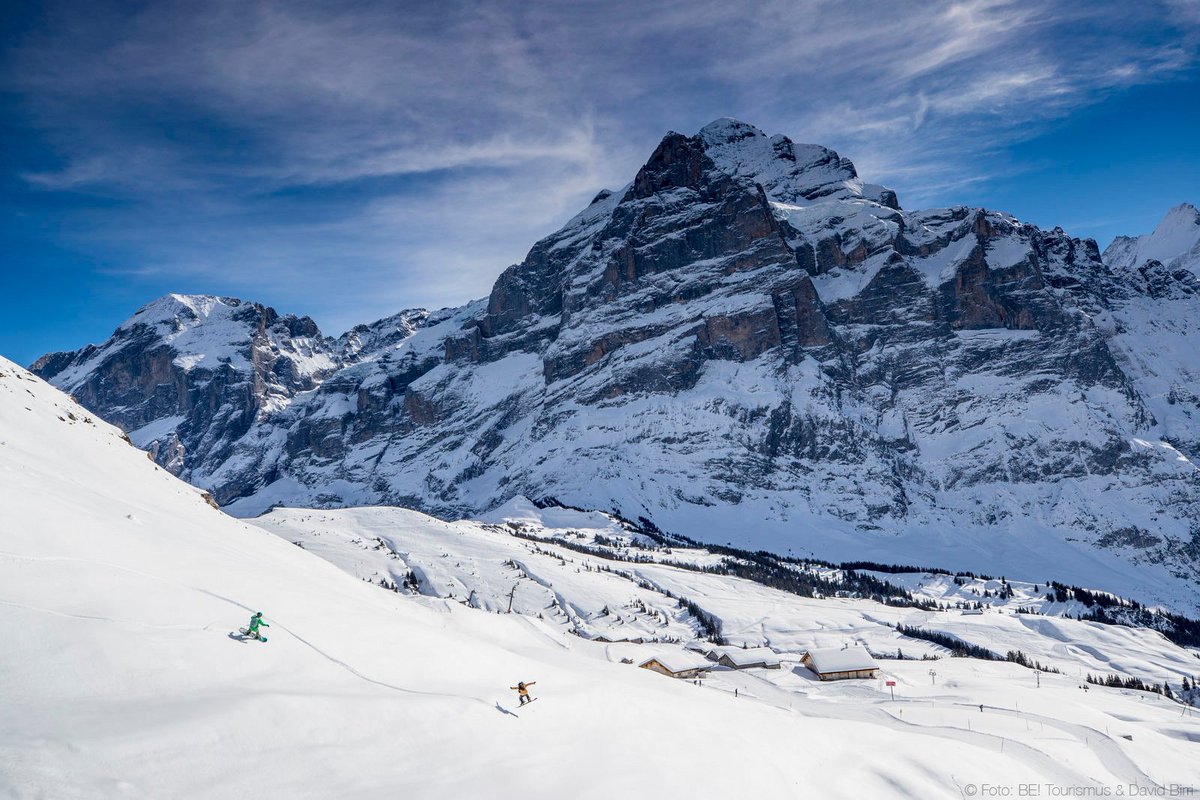 MySwitzerland_f's tweet photo. 666 km de pistes pour CHF 666.-: le nouvel abonnement saisonnier des 4 plus grands #domaines skiables #bernois: https://t.co/ayg0Yg2p54 https://t.co/iUAAyvYLwS