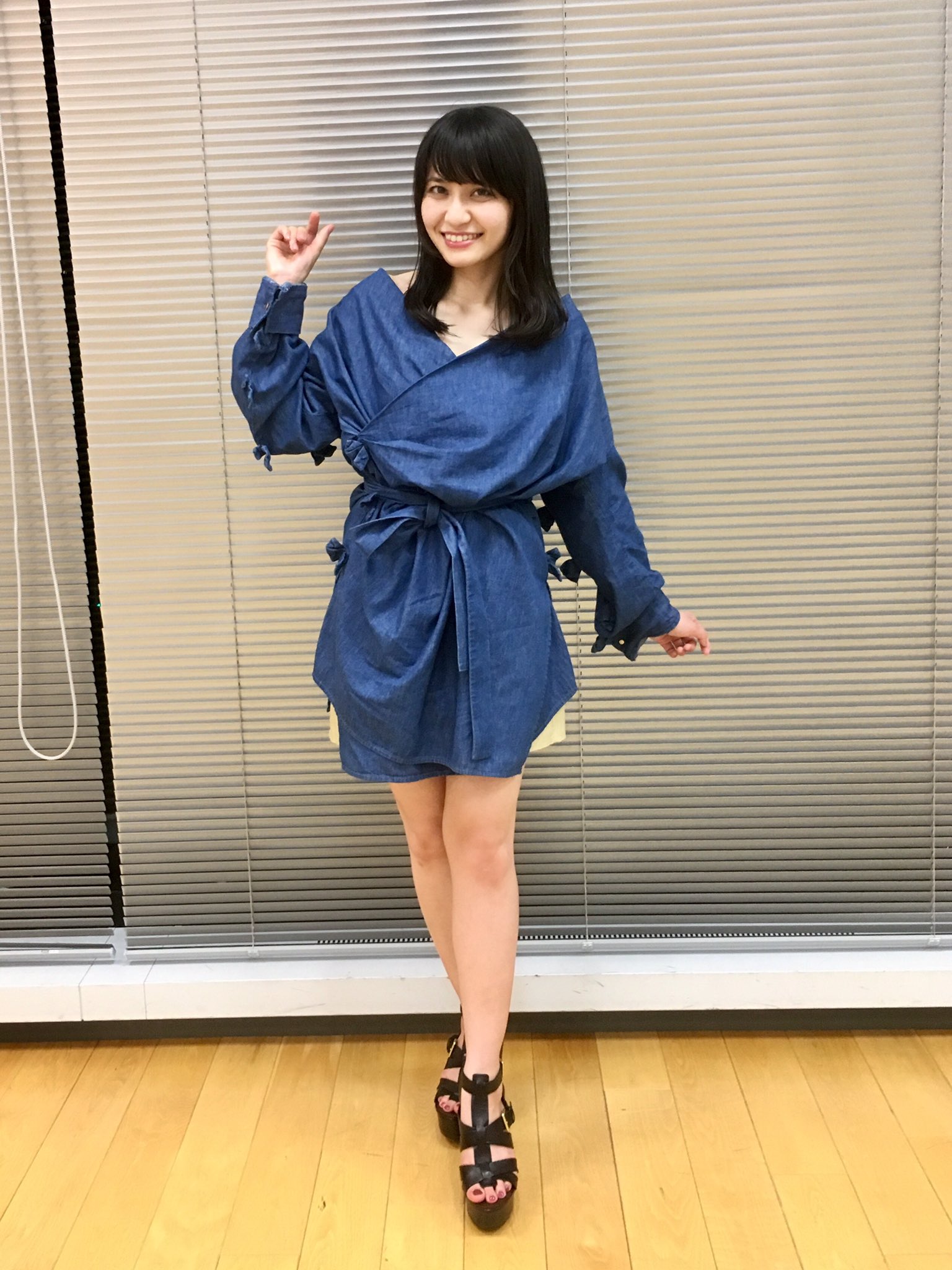 中島愛 わたくし中島愛のニューシングル サタデー ナイト クエスチョン 本日発売ですー すでにゲットしてくださった皆様も これからチェックしてみようかなという方も ありがとうございます こちらはジャケ写撮影時のオフショット 愛