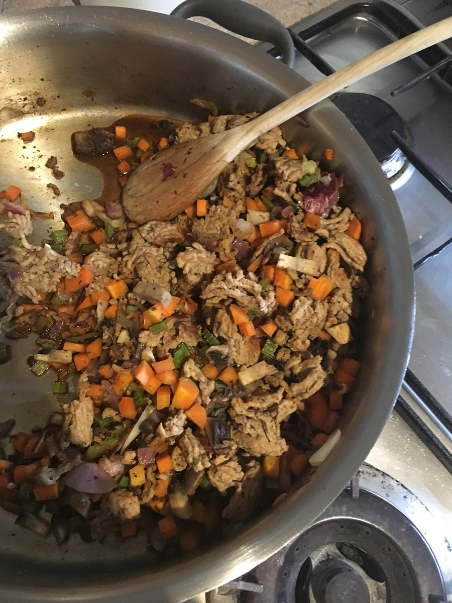 EmilyPottsy's tweet photo. @ZylissUK oh no! Your garlic press just disintegrated metal through our dinner. Looks like take out tonight for the potters. 😭 https://t.co/HRScPxVTwo