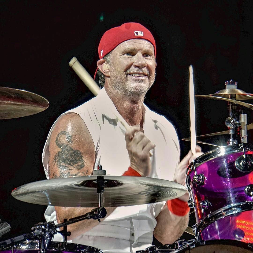 Happy Birthday Chad Smith

Red Hot Chilli Peppers - Aeroplane 

 