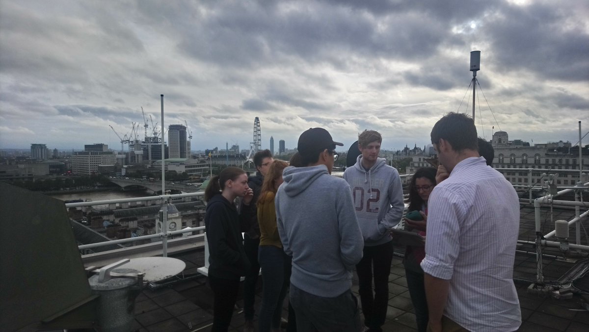AFuesty's tweet photo. Air quality measurements 9 stories up,  #London. Mini adventure @kclgeography #kclfield. Cheers @Newtoutofwater @dschillereff https://t.co/qnKMhBq6hw