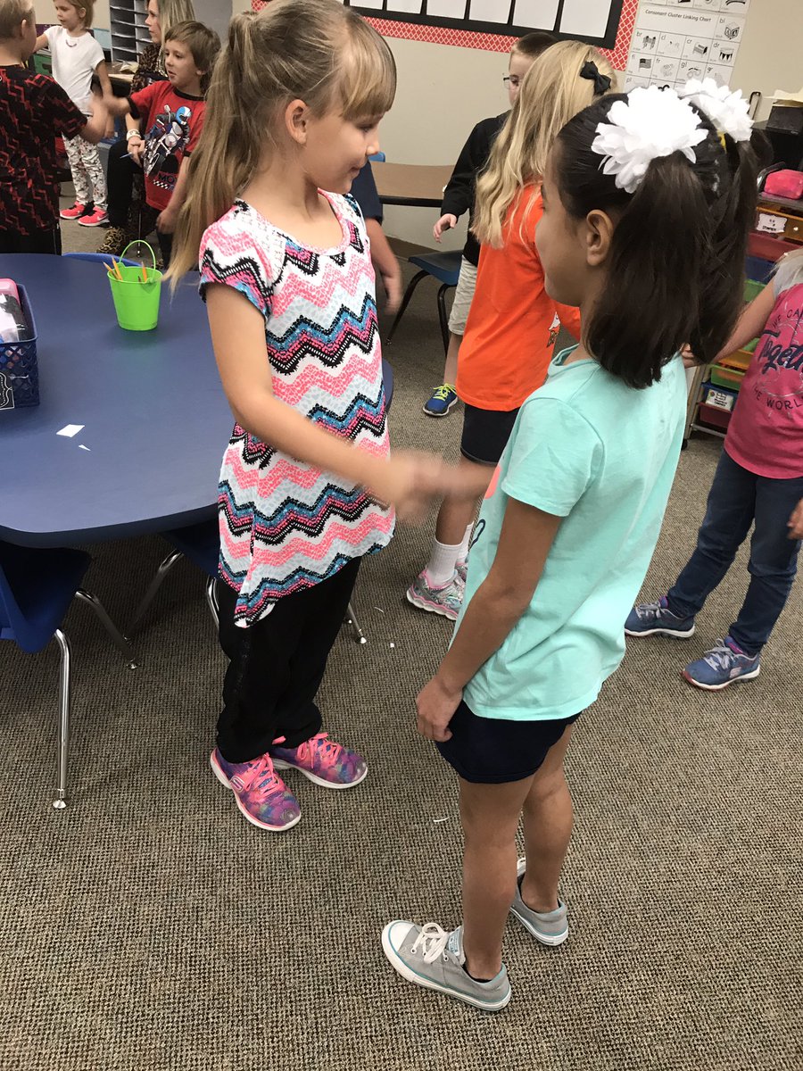 RonnaCarson1's tweet photo. Students greet each other respectfully to begin morning meeting. #CISDCompetitiveEdge https://t.co/SSo59VzD41