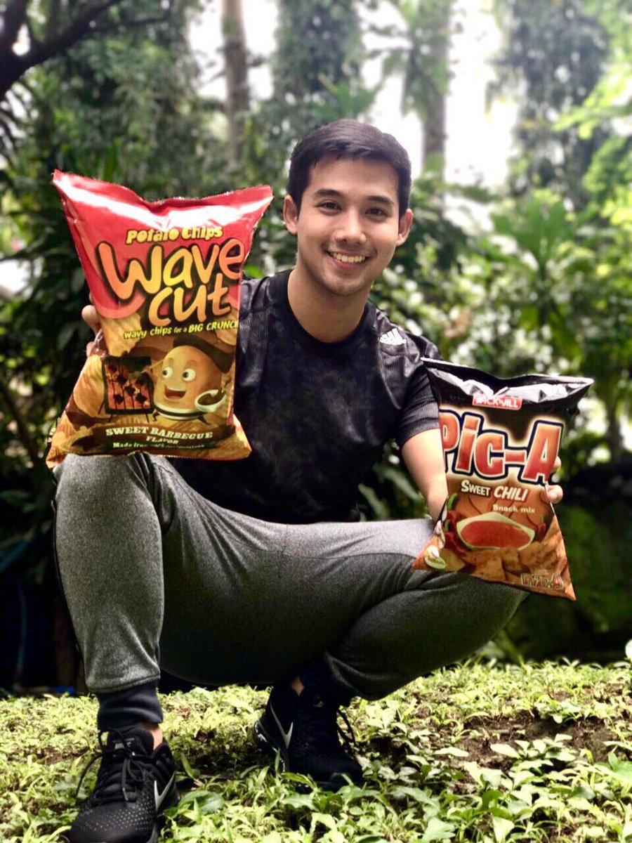 akosiKenChan's tweet image. So glad I received all these yummy #PicASweetChili &amp;amp; #Wavecut to keep me company today.Find them at ur nearest #SMSupermarket &amp;amp; #SMSavemore
