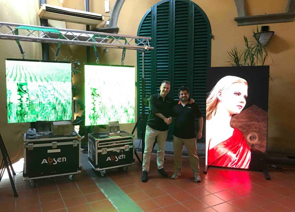 IntegrationMag's tweet photo. Accordo di distribuzione per le soluzioni #LEDwall #Absen con #Ligra: Ligra distibuirà i #LEDwall Absen, in… https://t.co/NABqaTFMZ0 https://t.co/ZRYPwDL2uf