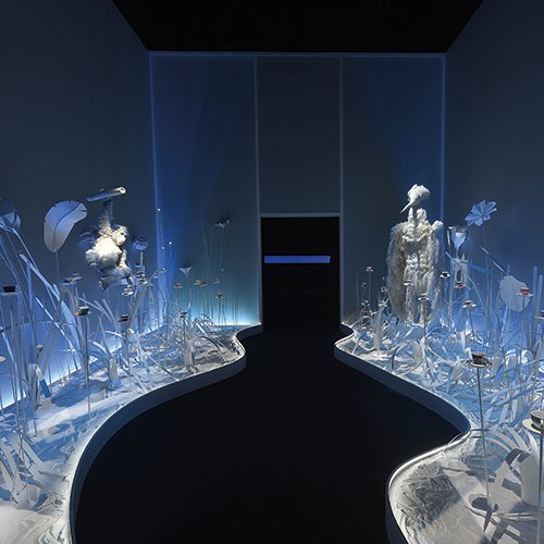 #RobertWilson honour of the 25th anniversy of the #IllyArtCollection with fabulous installation.. more on #theMBM! <a href="/illycaffe/">illycaffè</a> @Bob___Wilson