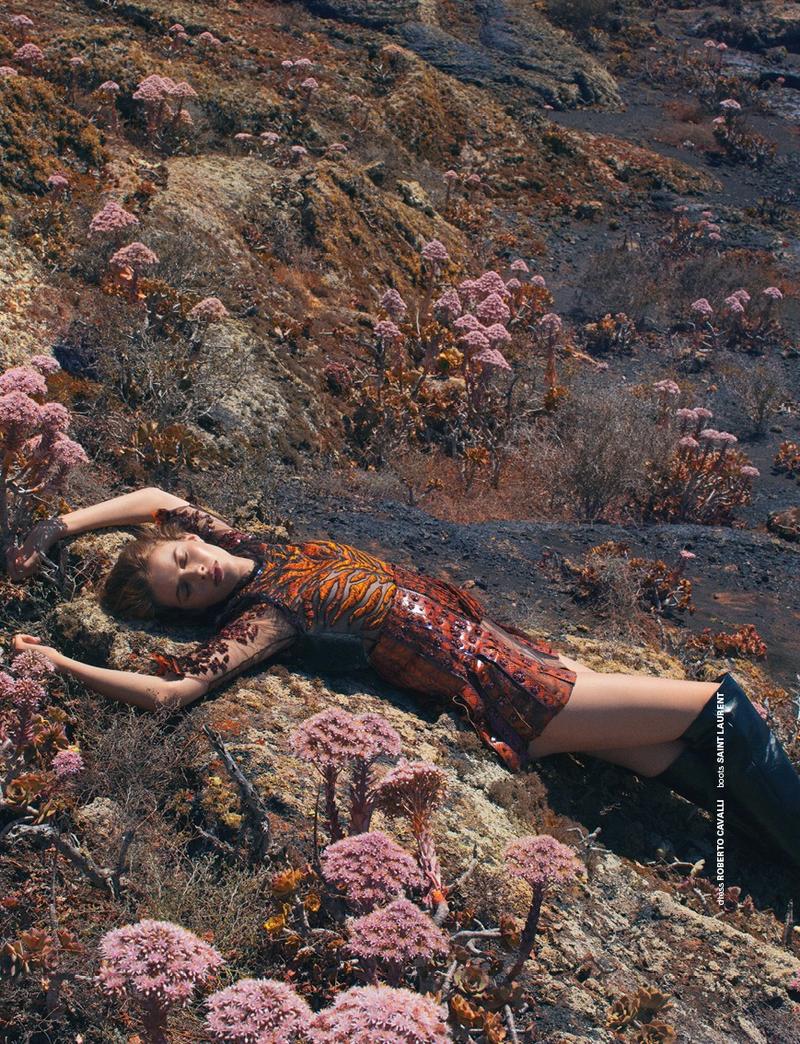 Elite__Spain's tweet photo. #Editorials Bara Podzimkova in "Slither" for #SLIMIMag Issue #5 ELITE TAKEOVER #EliteGirsDoItBetter // Complete edit https://t.co/r48goaDeWg https://t.co/Ozgi93oHhk