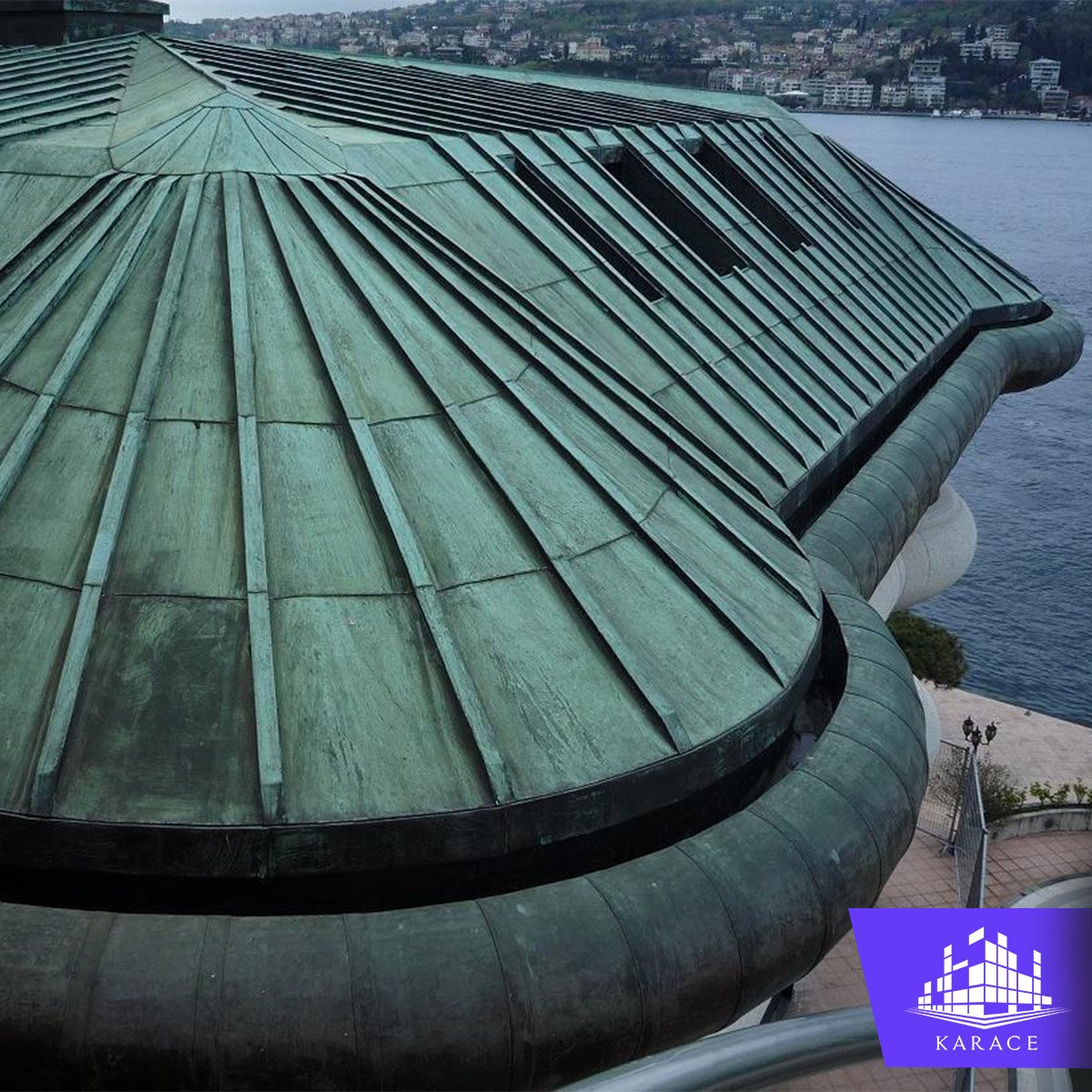 karacecati's tweet photo. İstanbul Boğaz'da Yalı Renovasyon Çalışması #Karace #vmzinc #titanyumçinko #pigmentoyeşil #kenet #ithal #saçak #kenetçatı #kenetcephe https://t.co/NwusBiLUcK