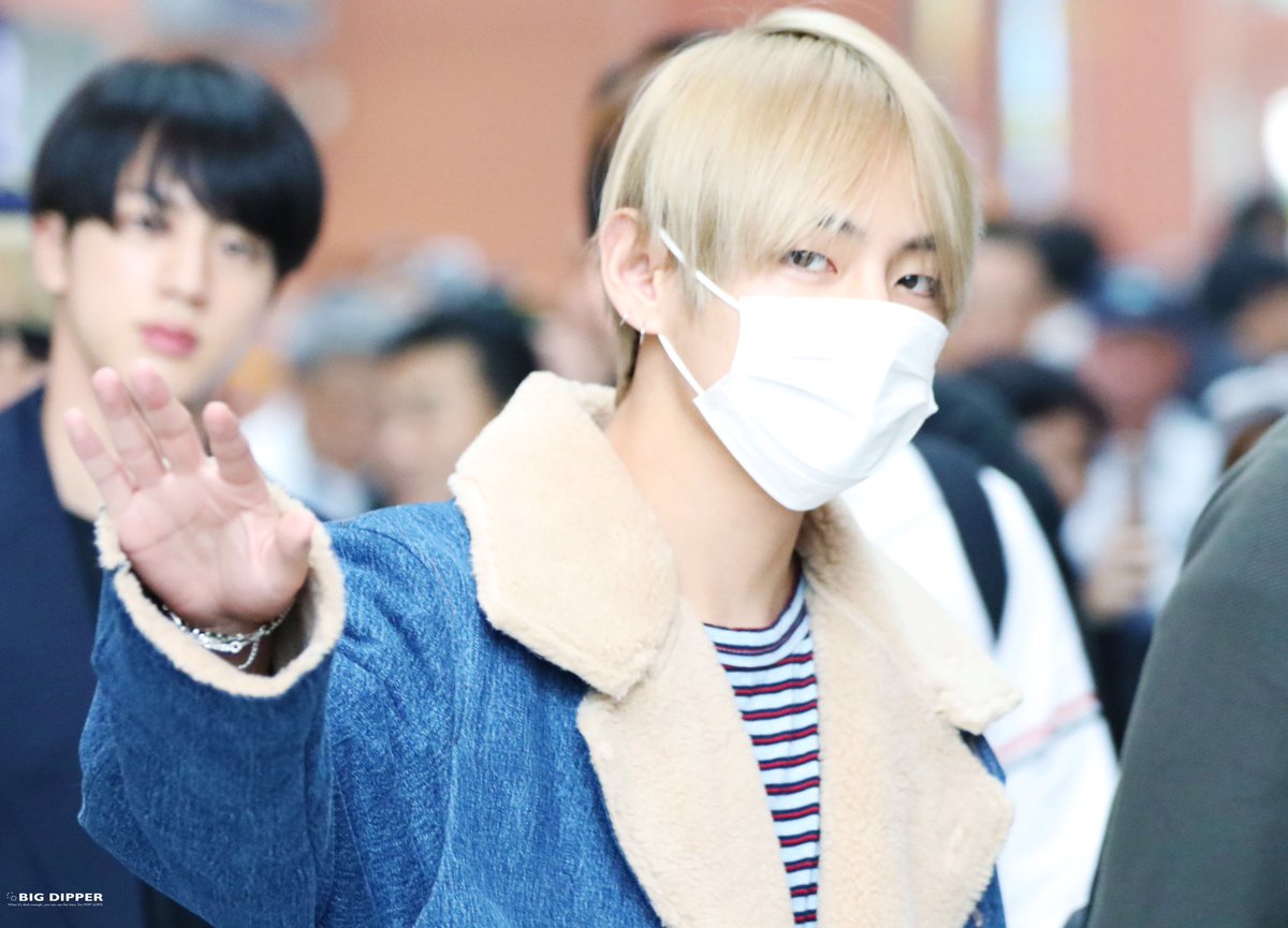BigDipper_bts's tweet photo. [HQ]171013 KIX입국🐯💜

#태형 #뷔 #방단소년단 #taehyung #V #BTS @BTS_twt https://t.co/tCr2Ca79g0