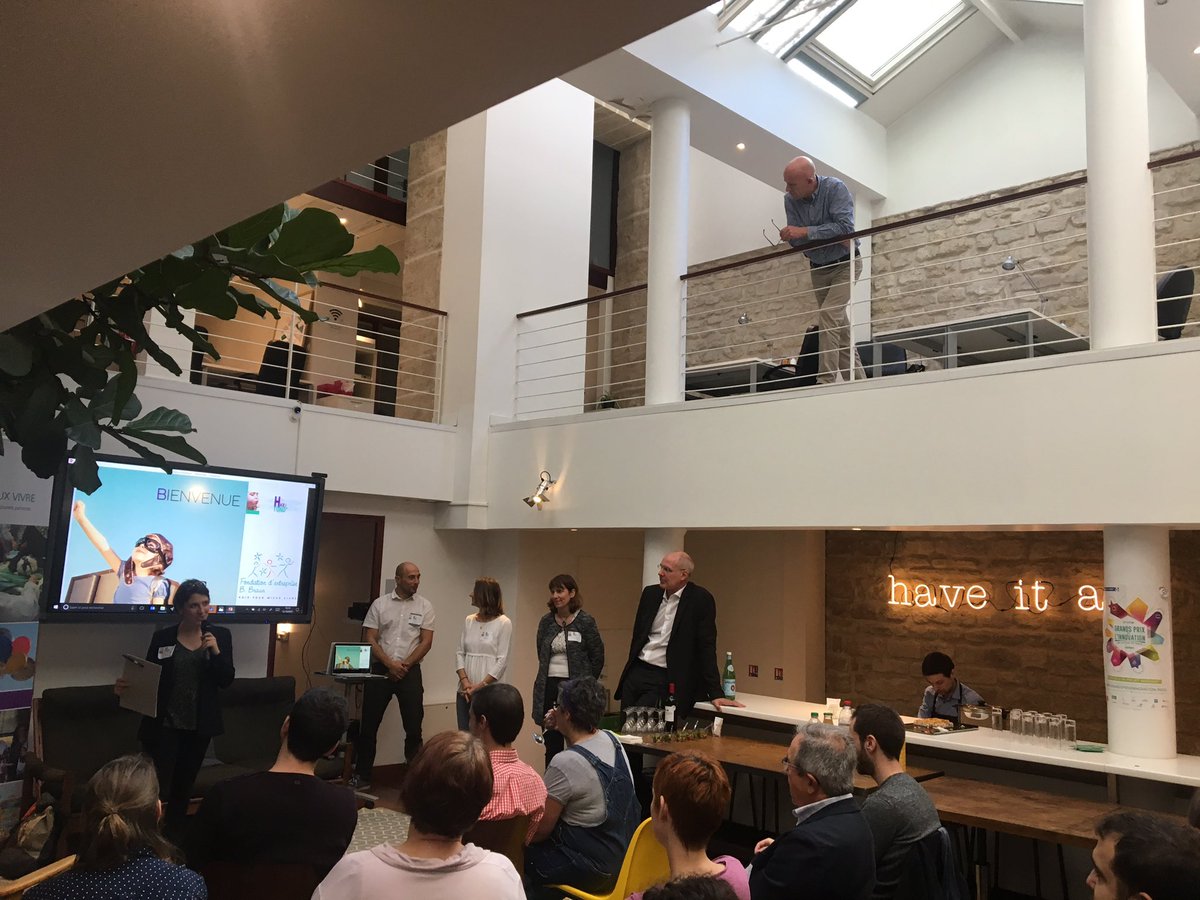 laumacom's tweet photo. Le staff de @bbraun_fr est prêt aussi pour les 26 prochaines heures ! #prixfondationbbraun #hackafond https://t.co/2JUubmlnve