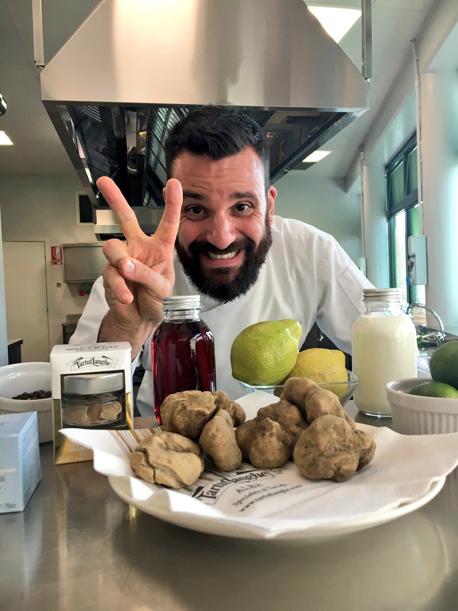 Truffle egg by Michelin topchef <a href="/PipaParigi/">Piergiorgio Siviero</a> in Langhe!! 🎉🎉🙏🏻#foodporn #italy