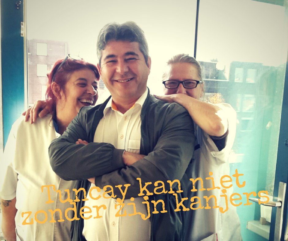 Schoonmakers van de zorg-reporter Nelly ging langs het @ldhmcr, Rotterdam en liep deze twee kanjers tegen het lijf. bit.ly/2ggAB7r