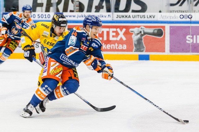 Tapparaofficial's tweet photo. Parhaalla ryhmällä Kärppiä vastaan #Tappara #Tampere #Liiga
https://t.co/KSPo4WvqG4 https://t.co/AKO4jVfYd9