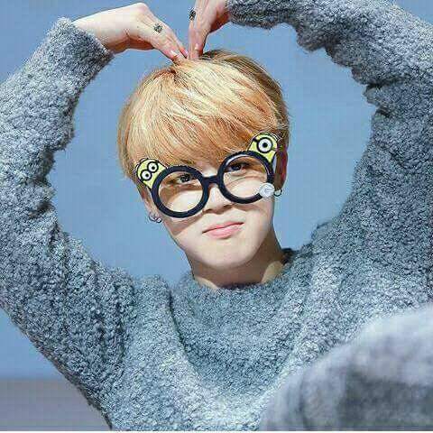 dira_army87's tweet photo. @BTS_twt 
Happy Birthday oppa🎂
Saengil chukkae🎉🎉
Always stay with BTS and ARMY😘😘
Wish you all the best💖💖

#JIMINDays https://t.co/IixpEAfF3d