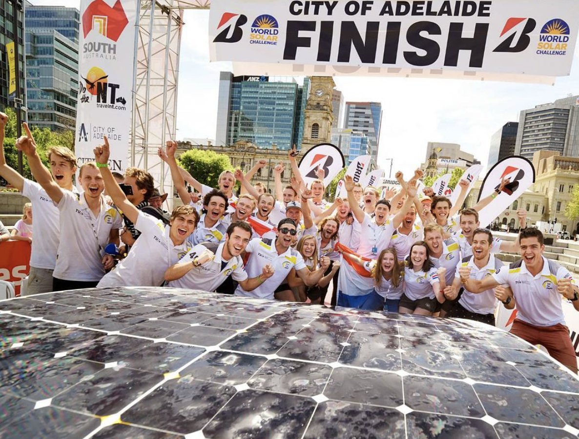 Ook Solar Team Eindhoven is wereldkampioen geworden! Binnen de Cruiser Class hebben ze onverslaanbare resultaten behaald, waardoor ze voor het behalen van de finish al zeker waren van de overwinning! Als trotse sponsor; van harte gefeliciteerd! #worldsolarchallenge #StellaVie