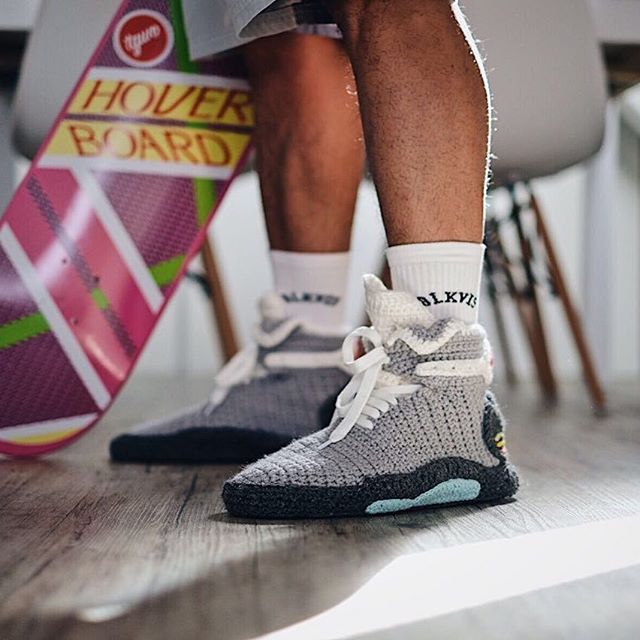thesolesupplier's tweet photo. RT if you'd rock these slippers? https://t.co/JyR8Btdvlb