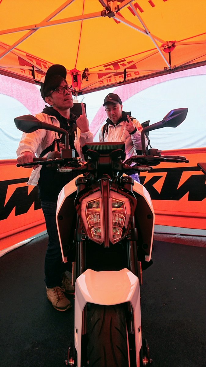 Ktm Japan 公式 11 7オフロードチャレンジ In いなべエントリー受付中 No Twitter Motogp レイザーラモンｒｇさんとバッファロー吾郎の竹若元博さんが ｋｔｍのｐｒブースに遊びに来て下さいました
