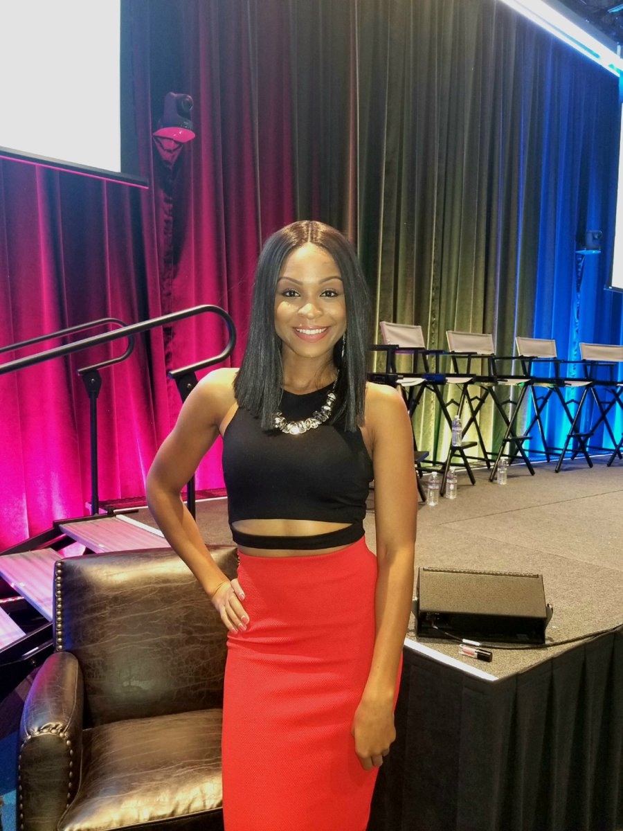 msmelanieeke's tweet photo. #DressCode Event at #GoogleLA with @richgirlnetwork 😊. @Google https://t.co/5L8GDUdamu