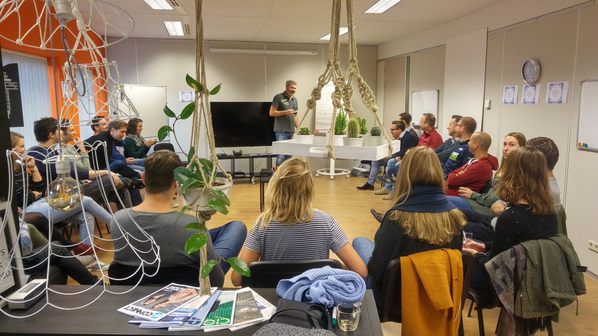 Quarterly team Midden <a href="/ProwarenessNL/">Prowareness</a> in clubhuis ZuidOost gefaciliteerd door <a href="/eworx4me/">Edwin de Werk</a> uit ZuidWest. "Het is nou al geslaagd" aldus Bas