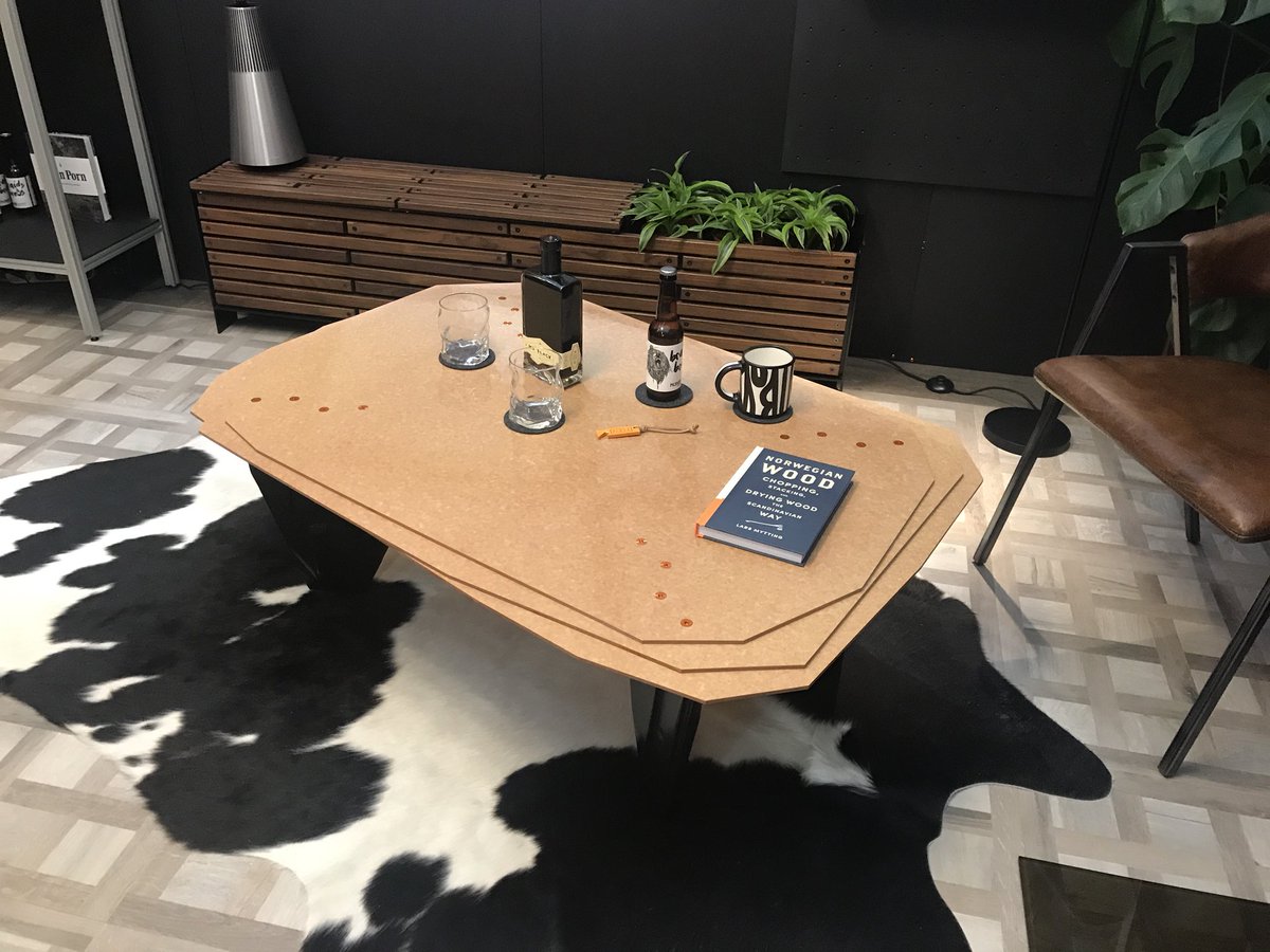 This week we’ve collaborated w/ <a href="/GuerillaCast/">Guerilla Cast</a> for <a href="/GrandDesigns/">granddesigns</a> Live, greening up their ‘office space’ Super happy with the 
outcome ✔️