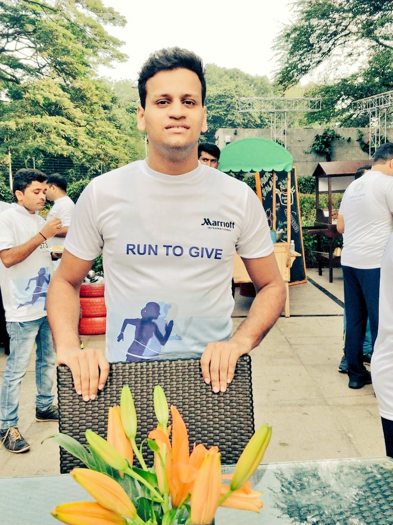 kushAtMarriott's tweet photo. #runtogivew2017  @MarriottIntl #latepost 😓 https://t.co/eDO3QokutS