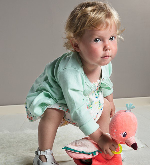 borntobekids's tweet photo. Vous tomberez à coup sûr sous le charme d'Anaïs le flamand rose et de ses 3 bébés #Lilliputiens : https://t.co/auymRCNtf8 https://t.co/qRyHJEP9Ji